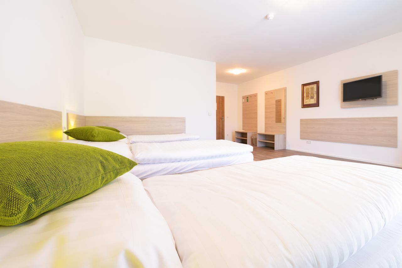 Hotel Anna Хильден Экстерьер фото